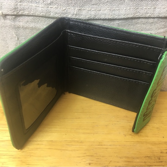 Retro Minecraft Creeper Mens Wallet - Picture 3 of 4